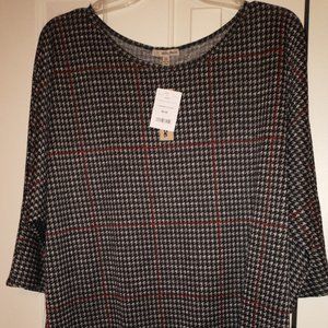 Ultra Teeze 3X top. Black, gray, and red. Dolman sleeves.